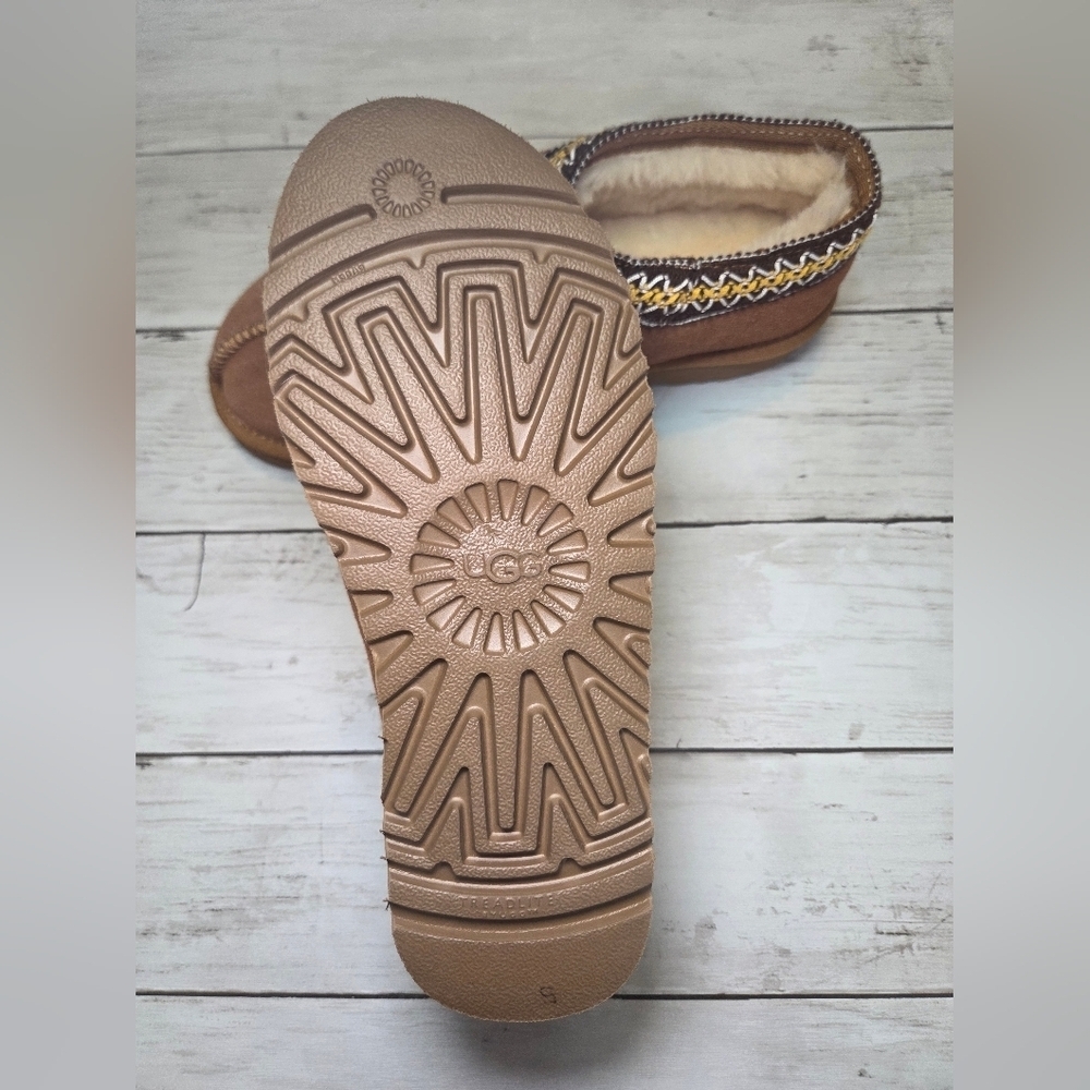 NWOT UGG Brown Suede Slippers with Yellow Accents - Picture 4 of 4